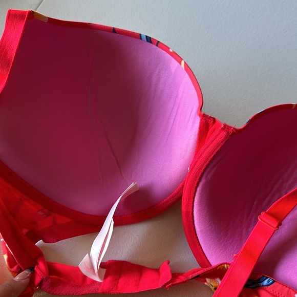 Pink - Picture 3 of 3